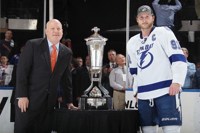 Prince of Wales Trophy LOOK Lightning39s Steven Stamkos doesn39t touch Prince of Wales