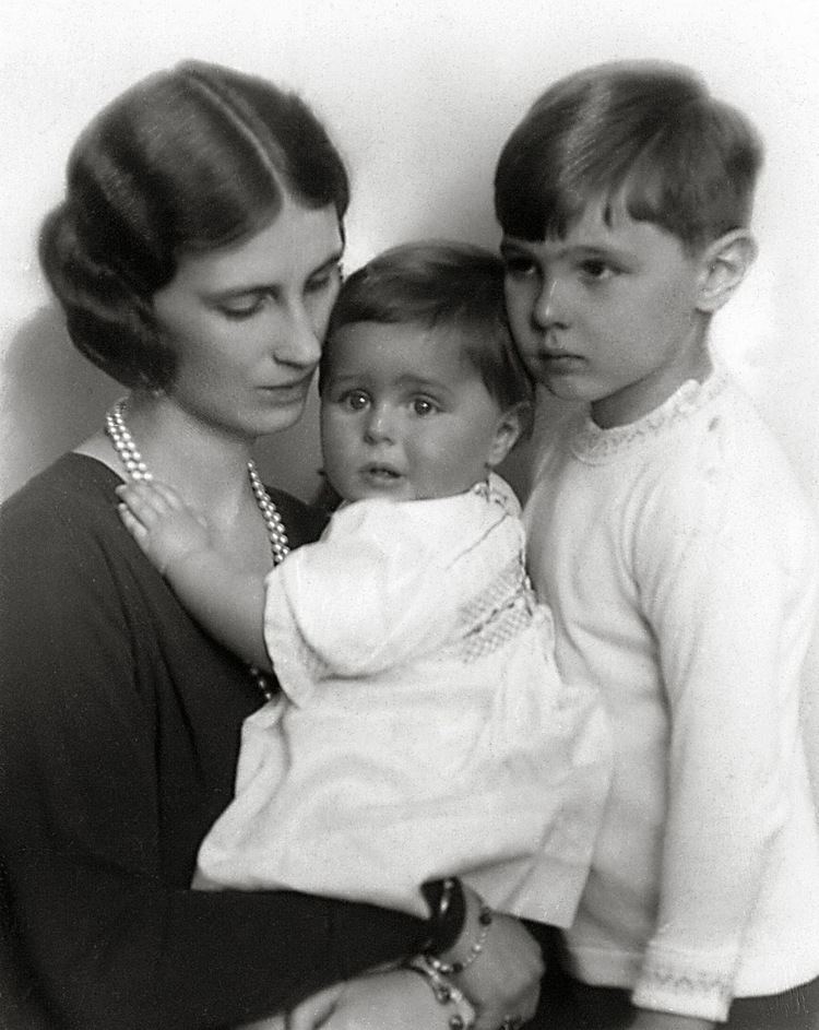 Princess Olga of Greece and Denmark Frederik IX engaged to Olga of Greece 1922 Glucksburg