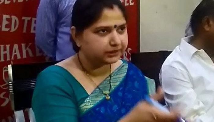 Priyanka Singh Rawat Barabanki MP Priyanka Singh Rawat threatens ASP says will skin you