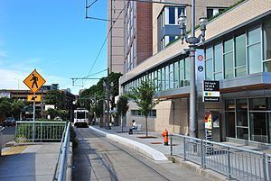 PSU South MAX Station httpsuploadwikimediaorgwikipediacommonsthu