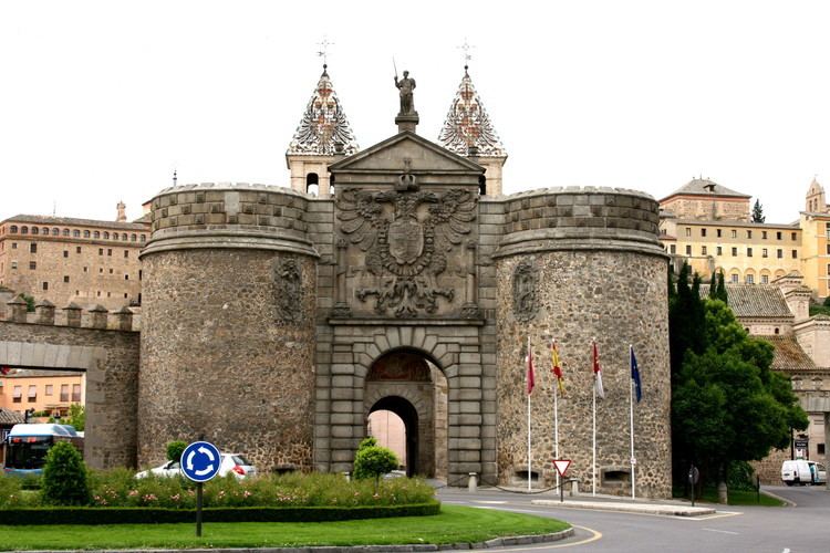 Puerta de Bisagra Nueva FileToledo Puerta Nueva Bisagrajpg Wikimedia Commons