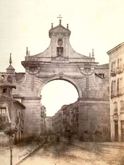 Puerta del Campo
