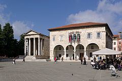 Pula Communal Palace httpsuploadwikimediaorgwikipediacommonsthu