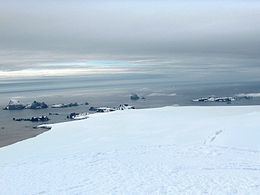 Pyramid Island, South Shetland Islands httpsuploadwikimediaorgwikipediacommonsthu