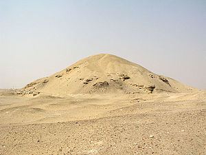 Pyramid of Amenemhet I httpsuploadwikimediaorgwikipediacommonsthu