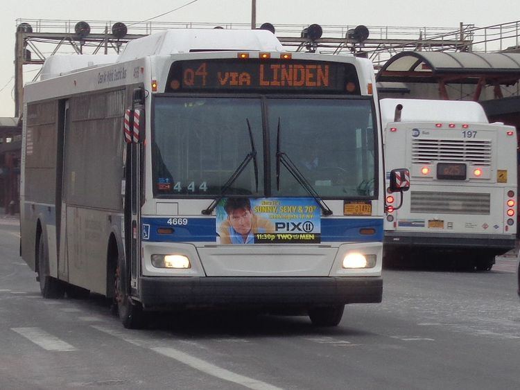Q4 (New York City bus)