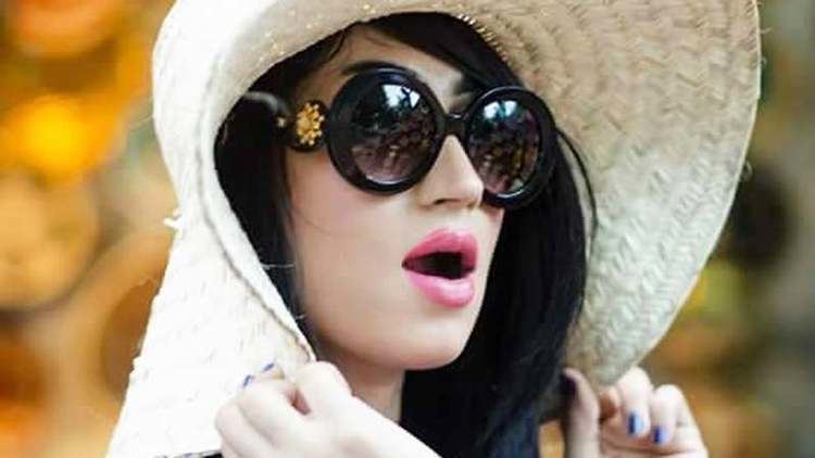 Qandeel Baloch Who is Qandeel Baloch and what is she doing on my timeline