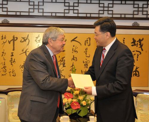 Qin Gang Assistant Foreign Minister Qin Gang Accepts Copy of Credentials from