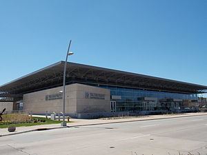 Quad Cities Waterfront Convention Center httpsuploadwikimediaorgwikipediacommonsthu