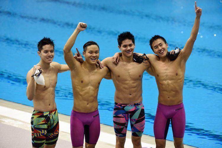 Quah Zheng Wen Singapore men39s relay team smash freestyle record by 8