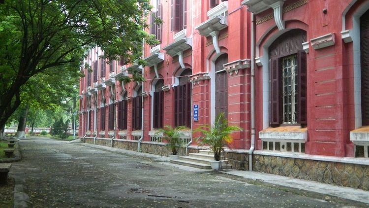 Quốc Học – Huế High School for the Gifted