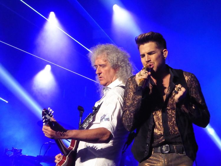 Queen + Adam Lambert WATCH Queen play 39Hava Nagila39 Adam Lambert tries Hebrew in Israel