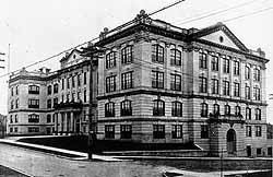 Queen Anne High School, Seattle httpsuploadwikimediaorgwikipediaen551QAH