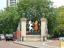 Queen Elizabeth Gate httpsuploadwikimediaorgwikipediacommonsthu