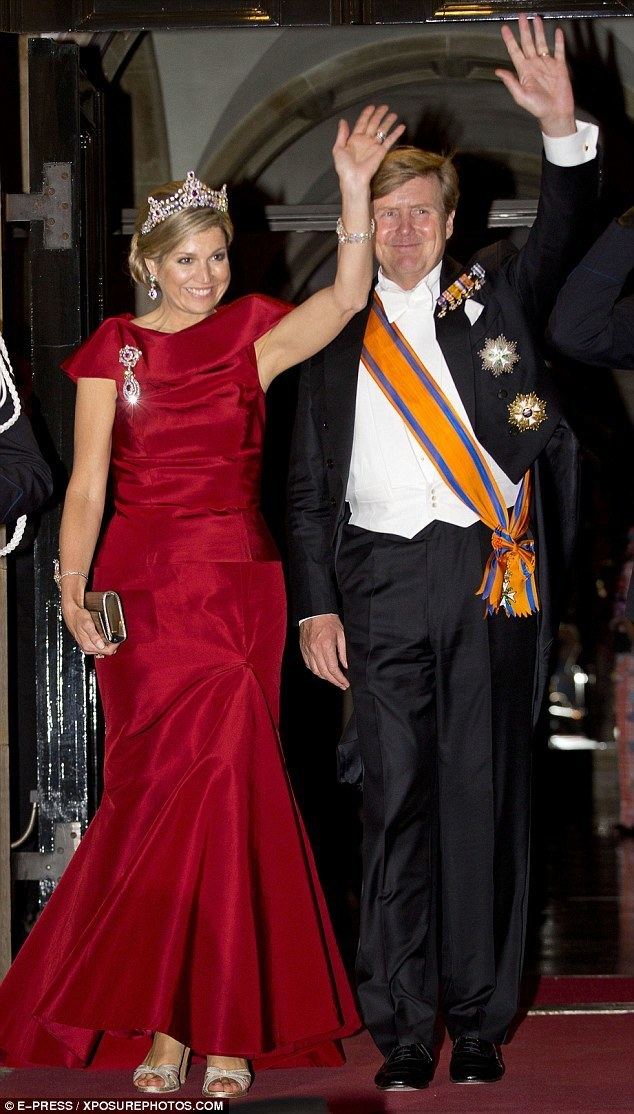 Queen Máxima of the Netherlands Netherlands39 Queen Maxima dazzles in red fishtail gown for royal