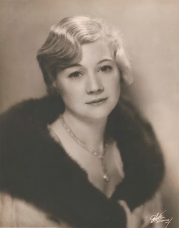 Queenie Smith httpsuploadwikimediaorgwikipediacommonsdd