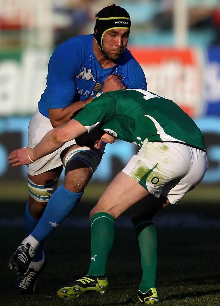Quintin Geldenhuys Italy39s Quintin Geldenhuys charges into an Irish tackle