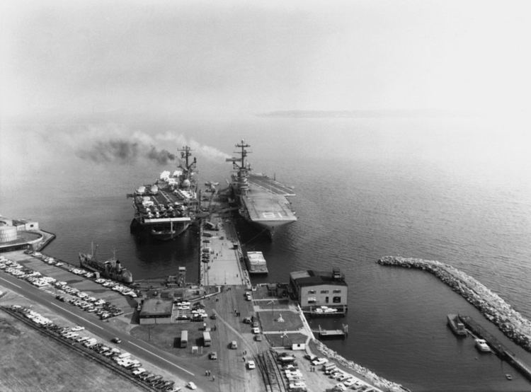 Quonset Point FileUSS Wasp and USS Intrepid at Quonset Point2391970jpg