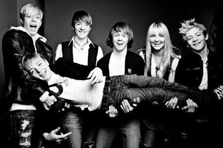 R5 (band) Ross Lynch R5 Sibling Band with Hollywood Records Teencom