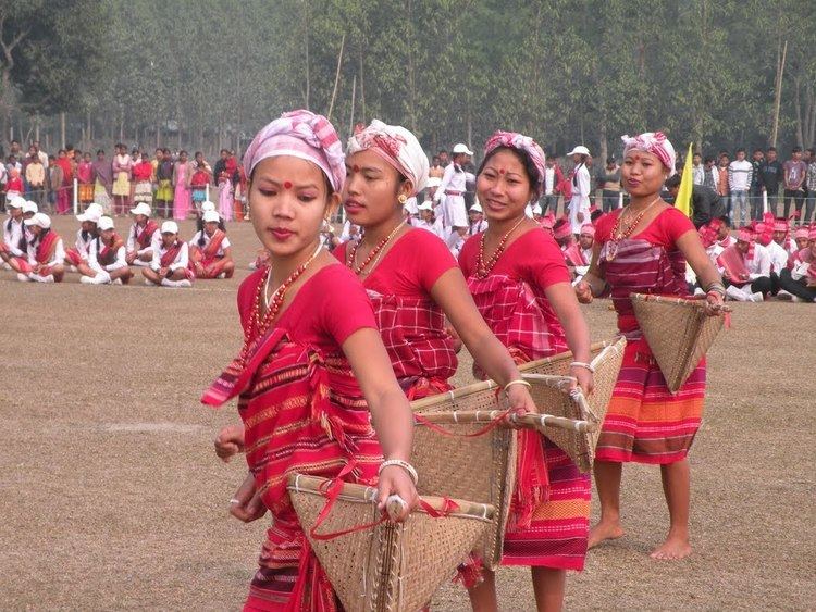 Rabha tribe Panoramio Photo of Colourful Rabha girls performing traditional