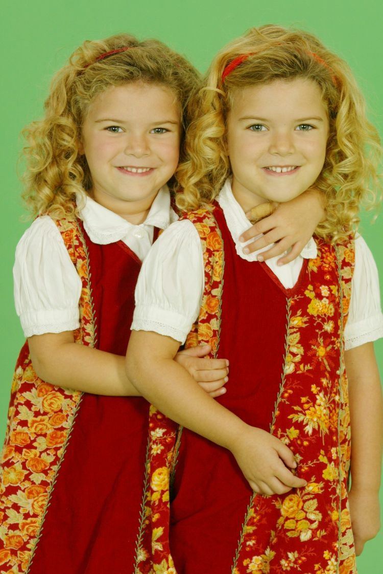 Rachel and Amanda Pace | Bold and the beautiful, Beautiful people, Twin  girls