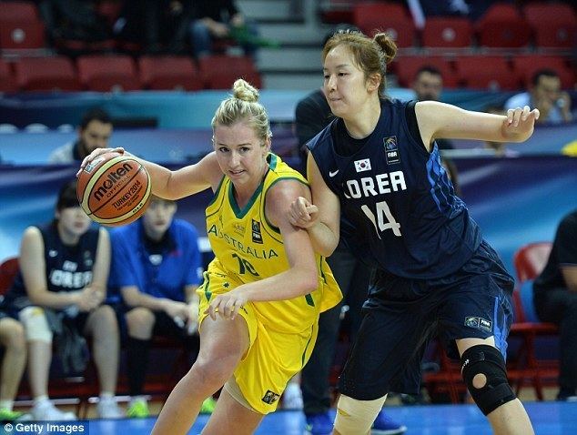 Rachel Jarry Basketball star Liz Cambage hits back at Opal teammate Rachel Jarry