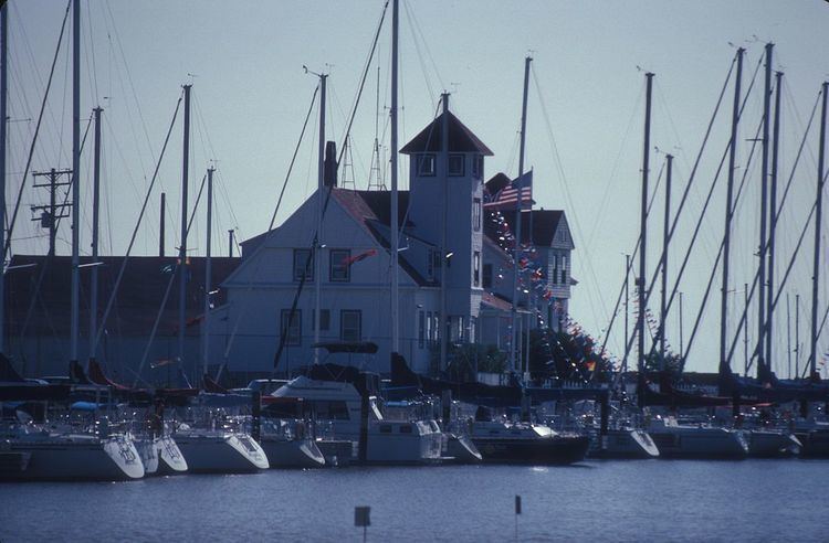 Racine Harbor Lighthouse and Life Saving Station