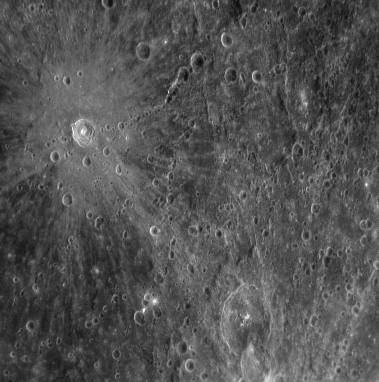 Raden Saleh (crater)