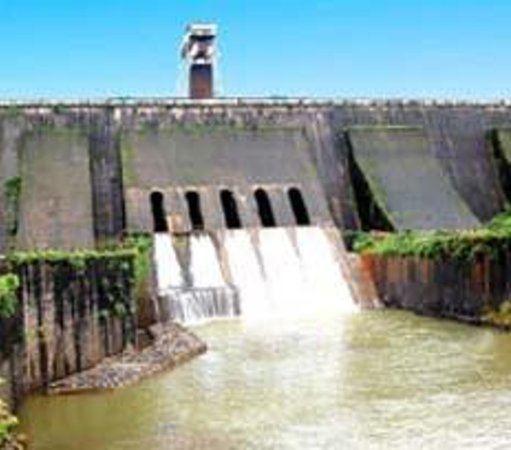 Radhanagari Dam httpsmediacdntripadvisorcommediaphotos03