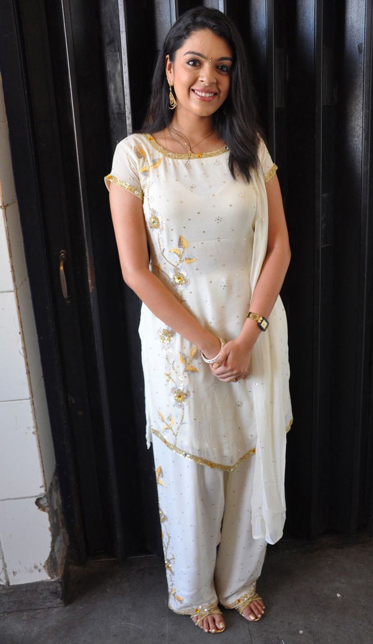 Radhika (Malayalam actress) Radhika Latest Pics Stills Bay Movie Actor Actress
