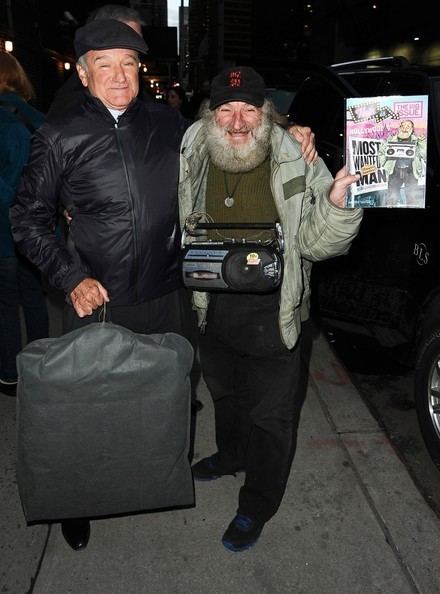 Radio Man Radio Man Pictures Robin Williams Poses in NYC Zimbio
