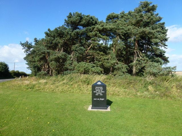 RAF Docking RAF Docking memorial Richard Humphrey ccbysa20 Geograph