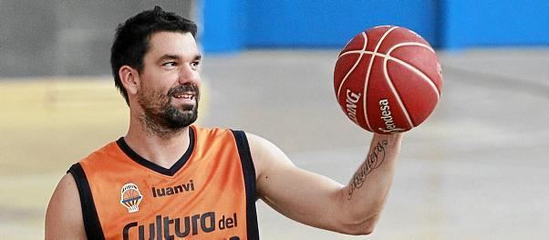 Rafa Martinez Rafa Martnez hace historia con el Valencia Basket Planetacb