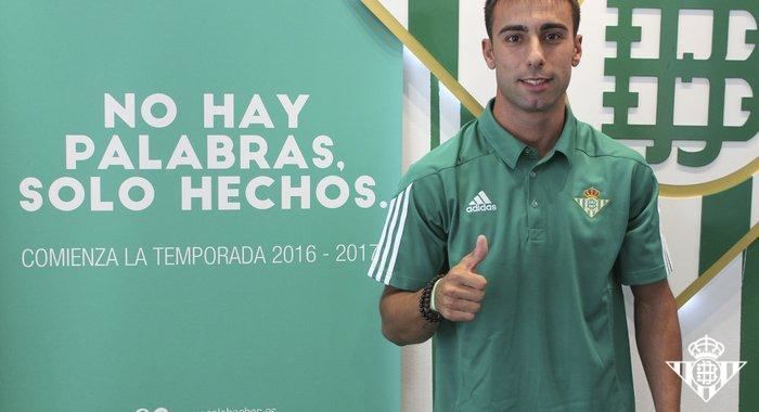 Rafa Navarro Rafa Navarro renueva con el Real Betis hasta 2020