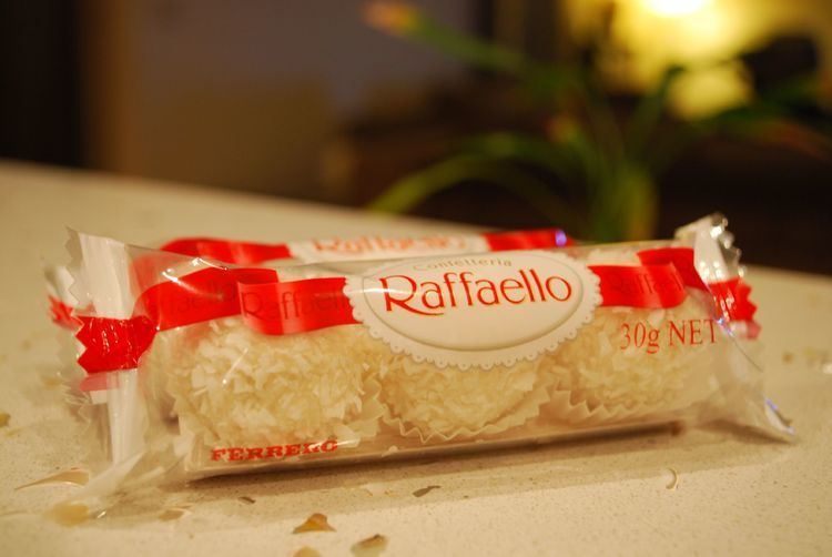 Raffaello (confection) Raffaello confection Wikiwand