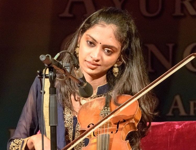 Ragini Shankar MERU Concert Ragini Shankar on violin Raga Bihag YouTube