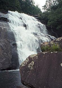 Rainbow Falls (Horsepasture River) httpsuploadwikimediaorgwikipediaenthumb5
