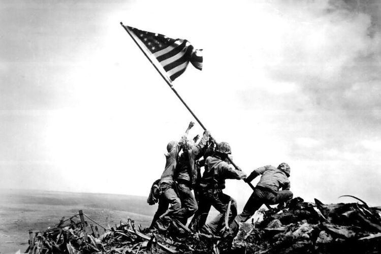 Raising the Flag on Iwo Jima Who Raised the Flag at Iwo Jima A 70YearOld Controversy Reignited