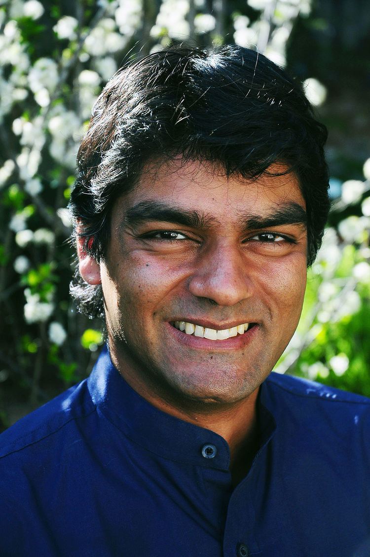 Raj Patel httpsuploadwikimediaorgwikipediacommonsthu