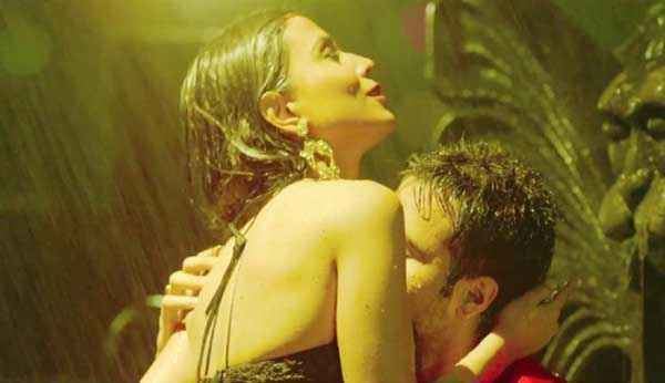 Raja (2002 film) movie scenes Raja Natwarlal Humaima Malick Emraan Hashmi Hot Scene Stills