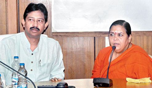 Rajib Banerjee Bengal govt gives time to Uma
