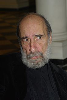 Raúl Zurita httpsuploadwikimediaorgwikipediacommonsthu