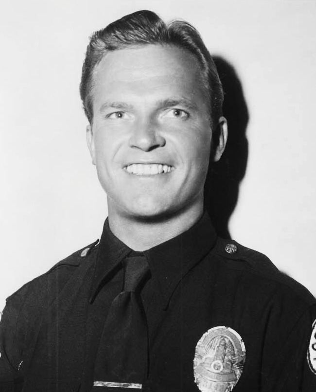 Ralph Meeker httpsuploadwikimediaorgwikipediacommonsdd