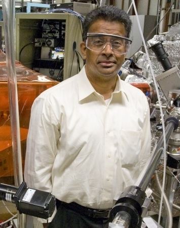 Ramamoorthy Ramesh Berkeley Lab Researchers Make First Perovskitebased Superlens for