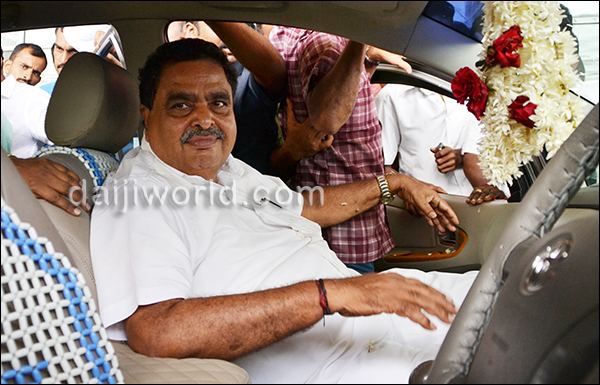 Ramanath Rai Mangalore Minister Ramanath Rai accorded rousing welcome in city