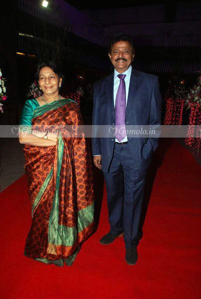 Ramesh Bhatkar Ramesh Bhatkar at Urvee Adhikaris wedding reception at Taj Lands