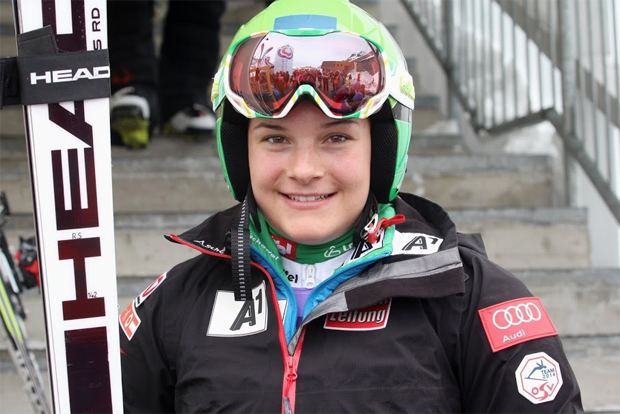 Ramona Siebenhofer SV NEWS Schwerer Sturz von Ramona Siebenhofer Ski Weltcup 201617