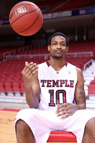 Ramone Moore Moore pays tribute to family The Temple News