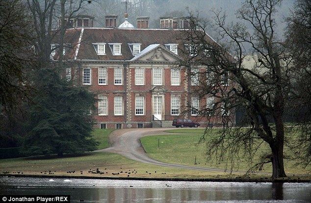 Ramsbury Manor HampM tycoon Stefan Persson plans ninebed mansion Daily Mail Online