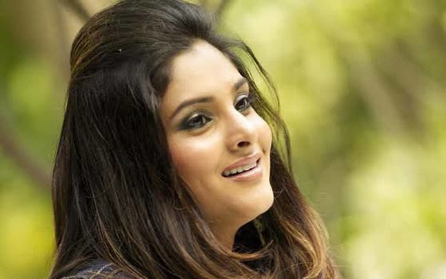 Ramya Farmers suicide Actress Ramya submits report to Rahul Gandhi